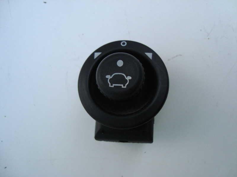 ELECTRIC DOOR MIRRORS CONTROL TOGGLE SWITCH