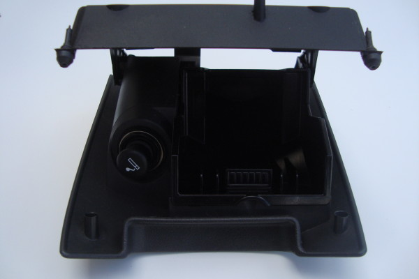 ash tray with cigarette lighter black